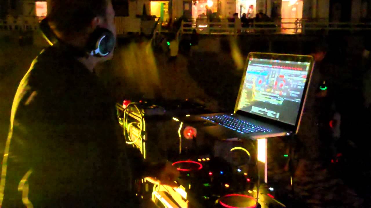 DJ Danny Rocks NY Silver Point Beach